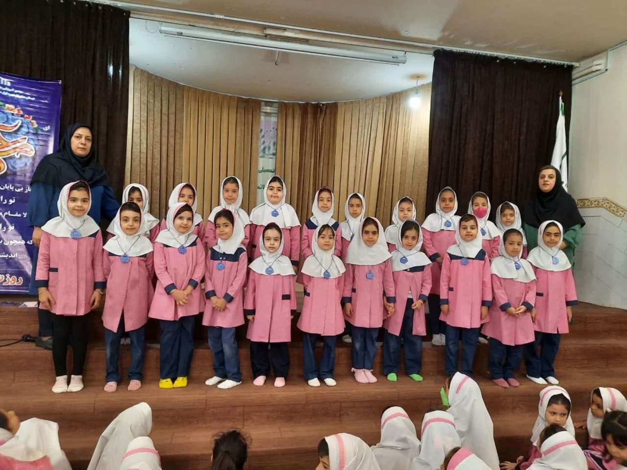 اهدا مدال به برگزیدگان مسابقات