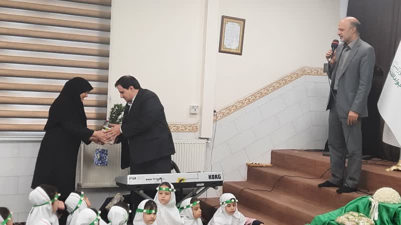 تجلیل از هنرمند روشن دل