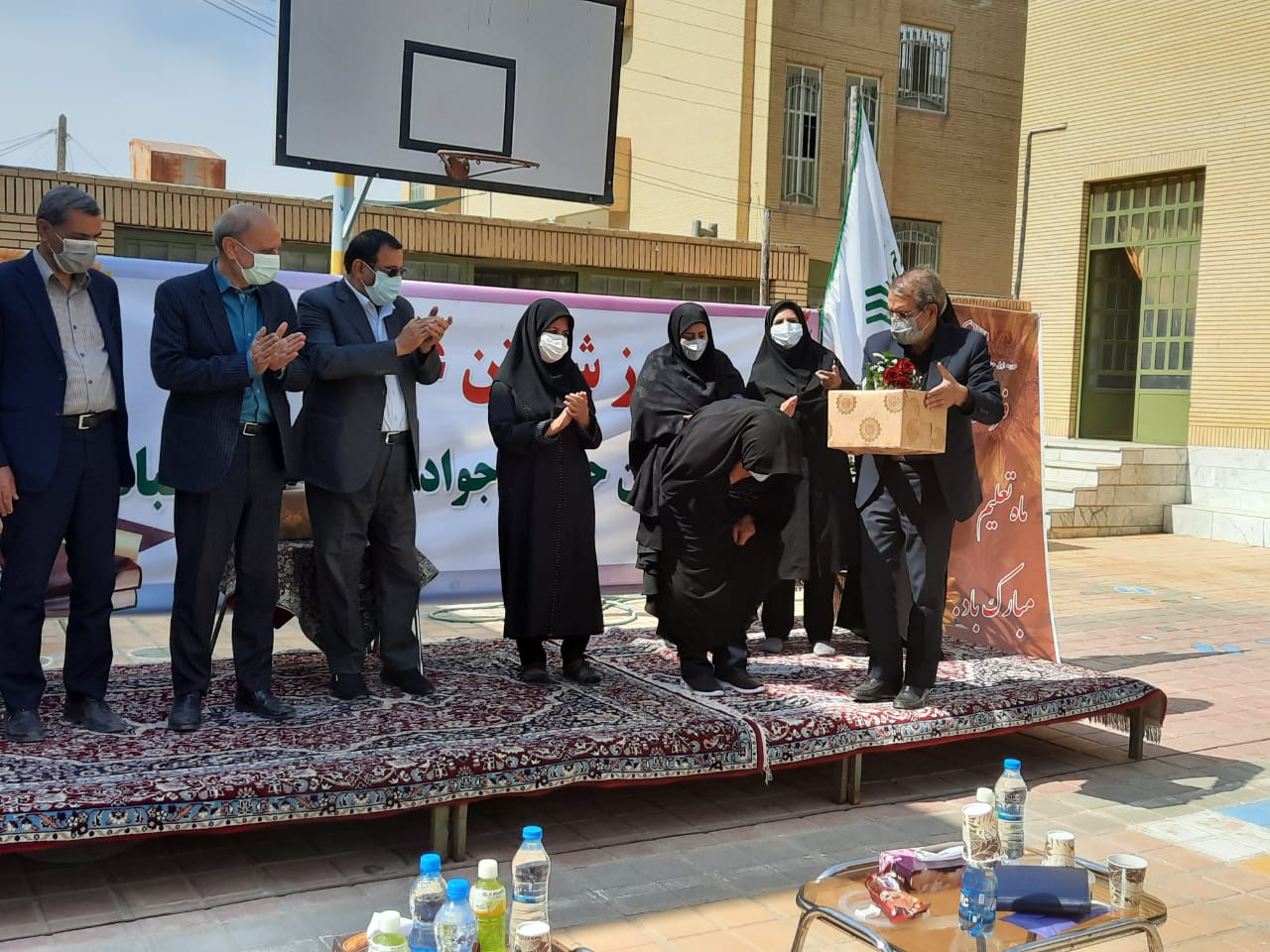 شورای معلمان و تقدیر از بازنشستگان